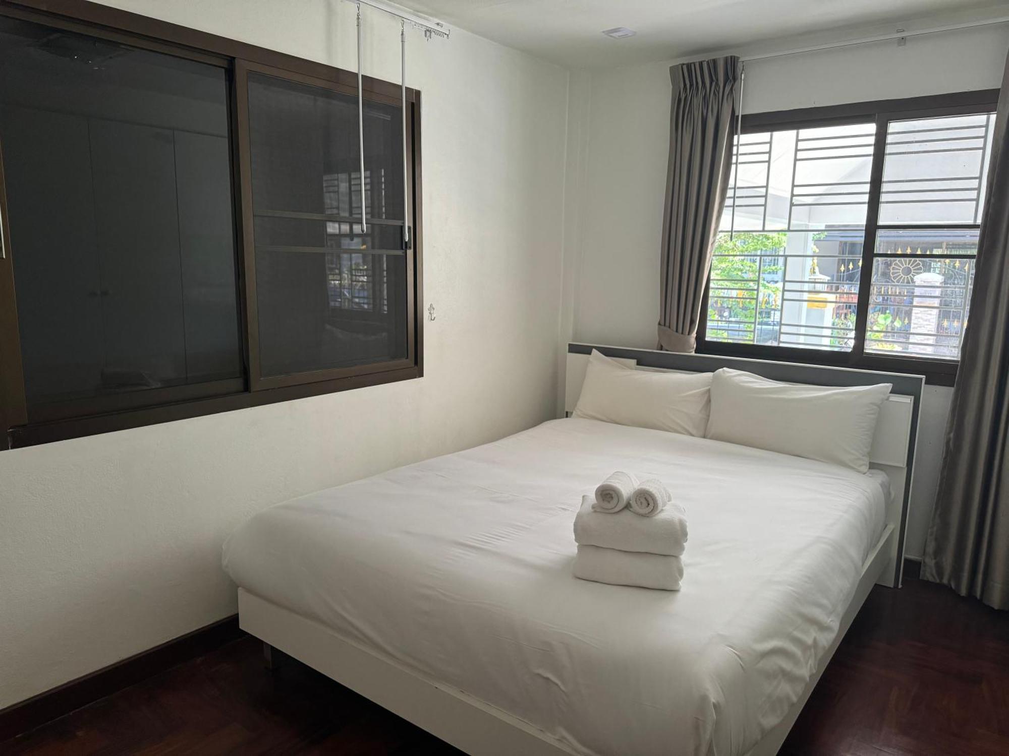 Villa Center Thai 3 Bed 2 Bath Pattaya
