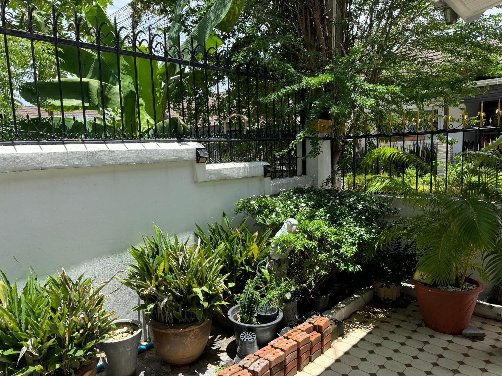 Villa Center Thai 3 Bed 2 Bath