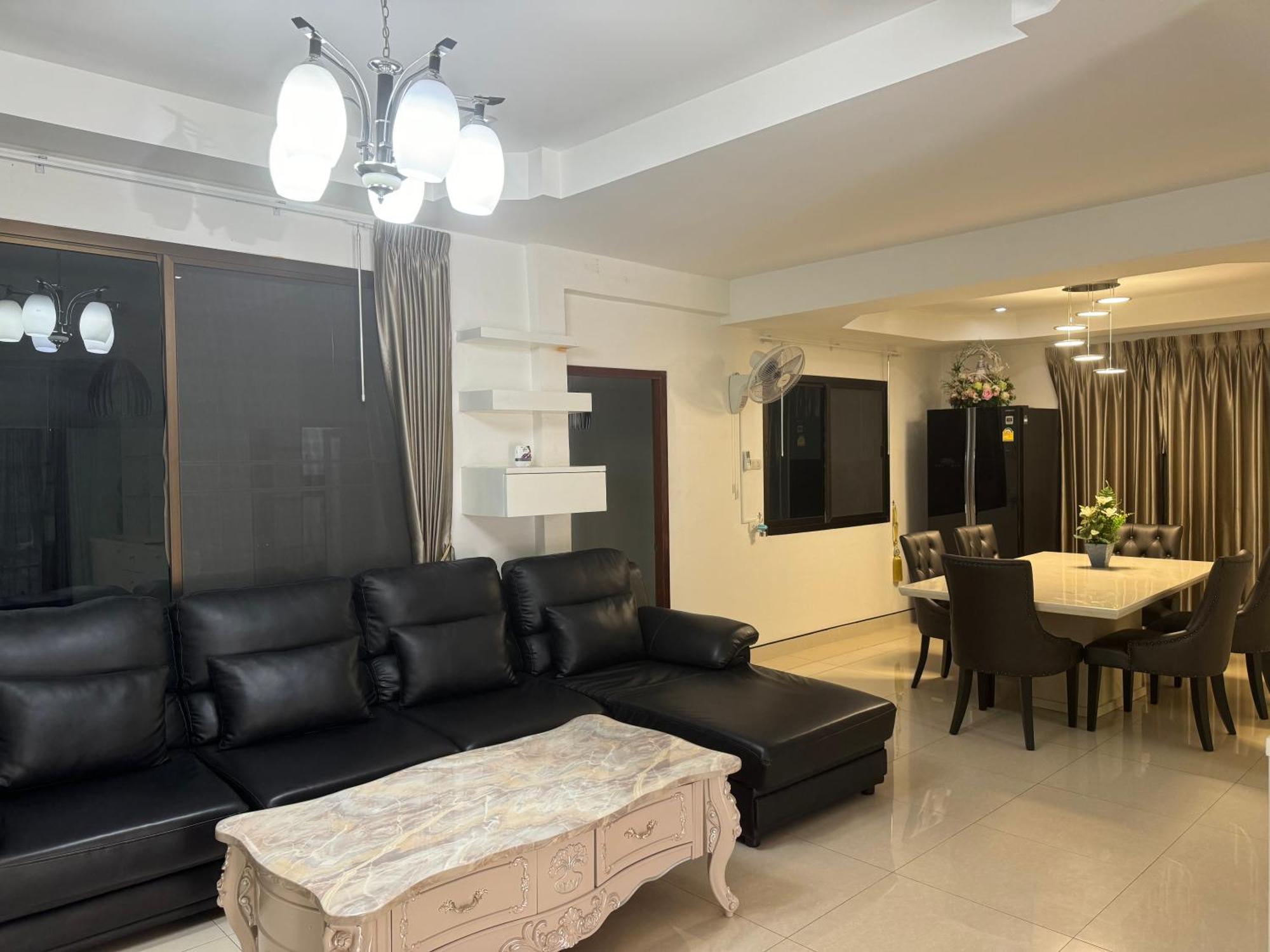 Center Thai 3 Bed 2 Bath Villa *