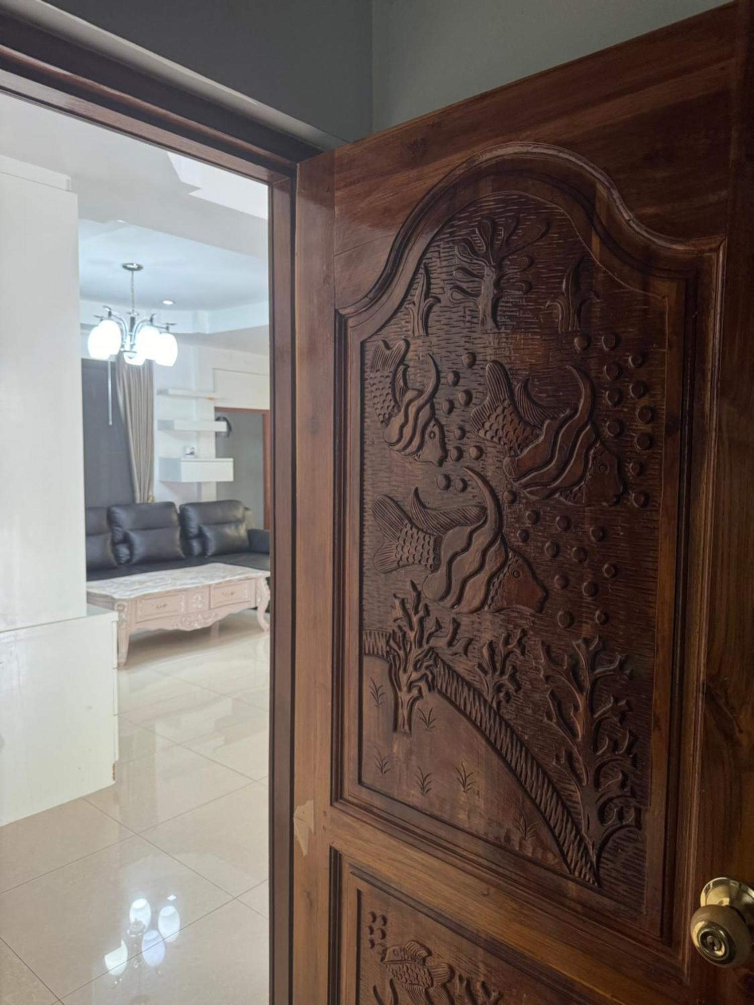 Center Thai 3 Bed 2 Bath *