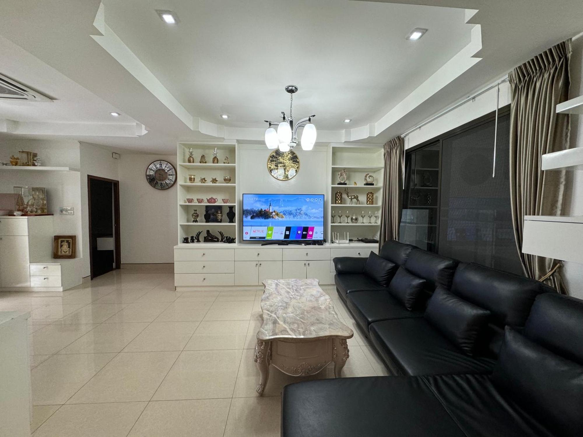 Villa Center Thai 3 Bed 2 Bath