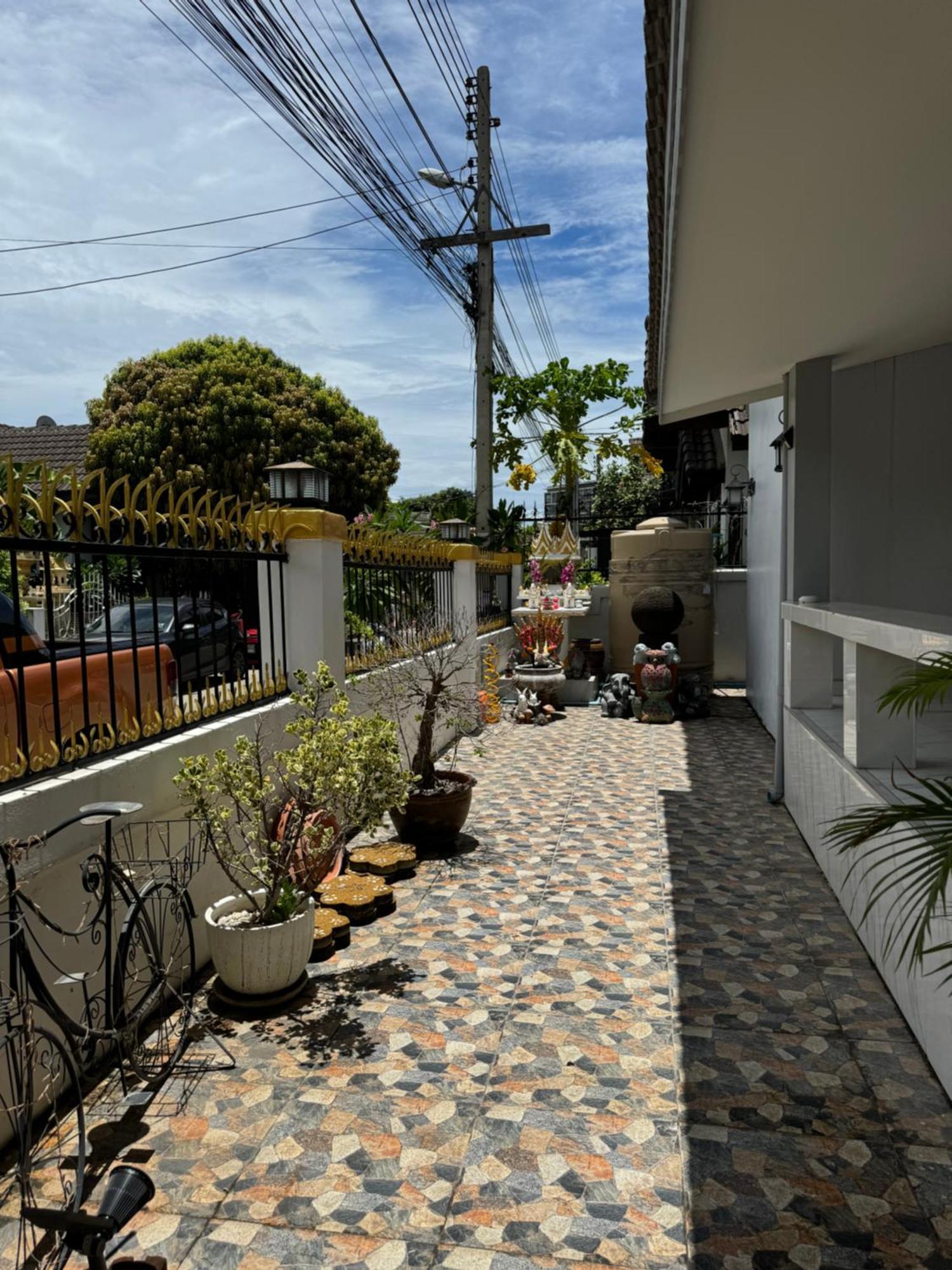 Center Thai 3 Bed 2 Bath Villa *