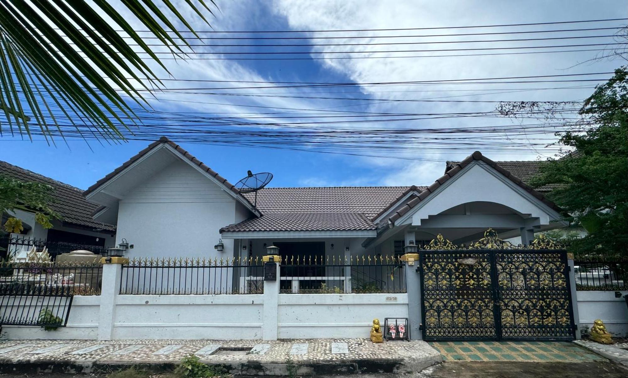 Center Thai 3 Bed 2 Bath Villa *